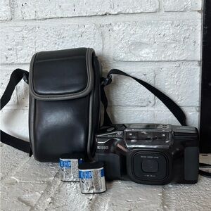 RICOH RZ-750 Point & Shoot 35mm Film Camera AF 38-76mm W/ Two Batteries UNTESTED